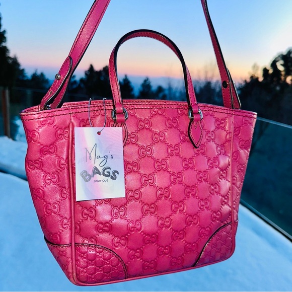 Gucci: Embossed Bree Guccissima GG Monogram Crossbody Bag - Picture 2 of 16